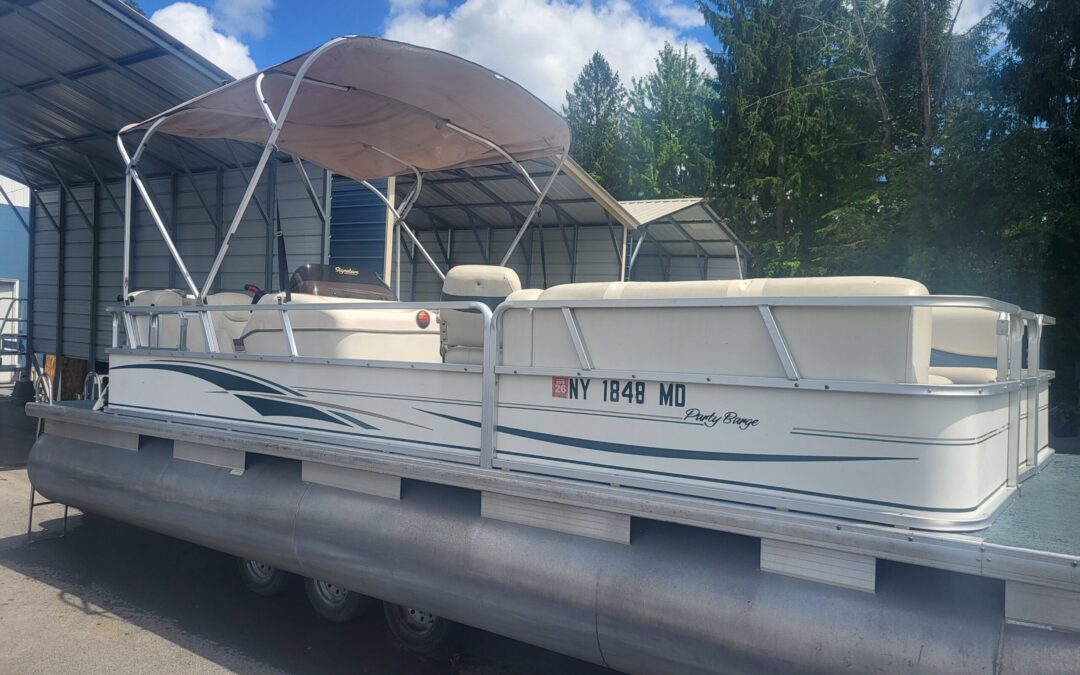 2005 Suntracker Party Barge 25 Pontoon