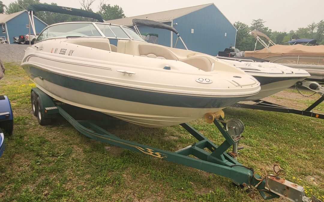 2002 Sea Ray 220 Sundeck Deck Boat