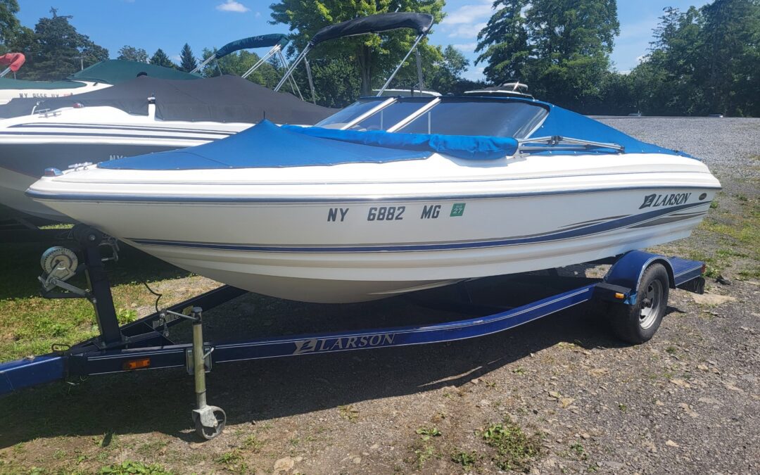 2005 Larson Senza 186BR Open Bow